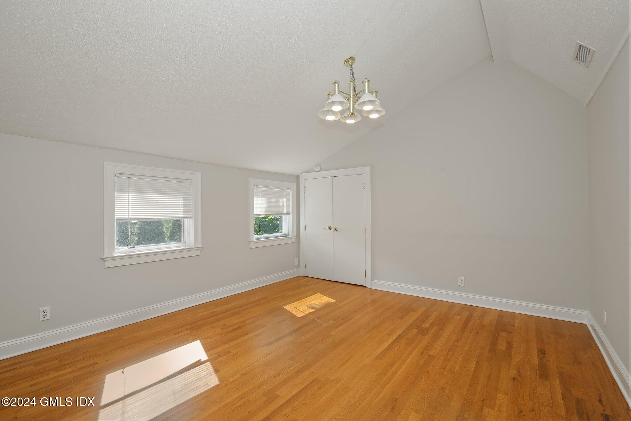 52 Hendrie Avenue Riverside, CT 06878 - Photo 10 of 18 45-web-or-mls-52-hendrie-ave