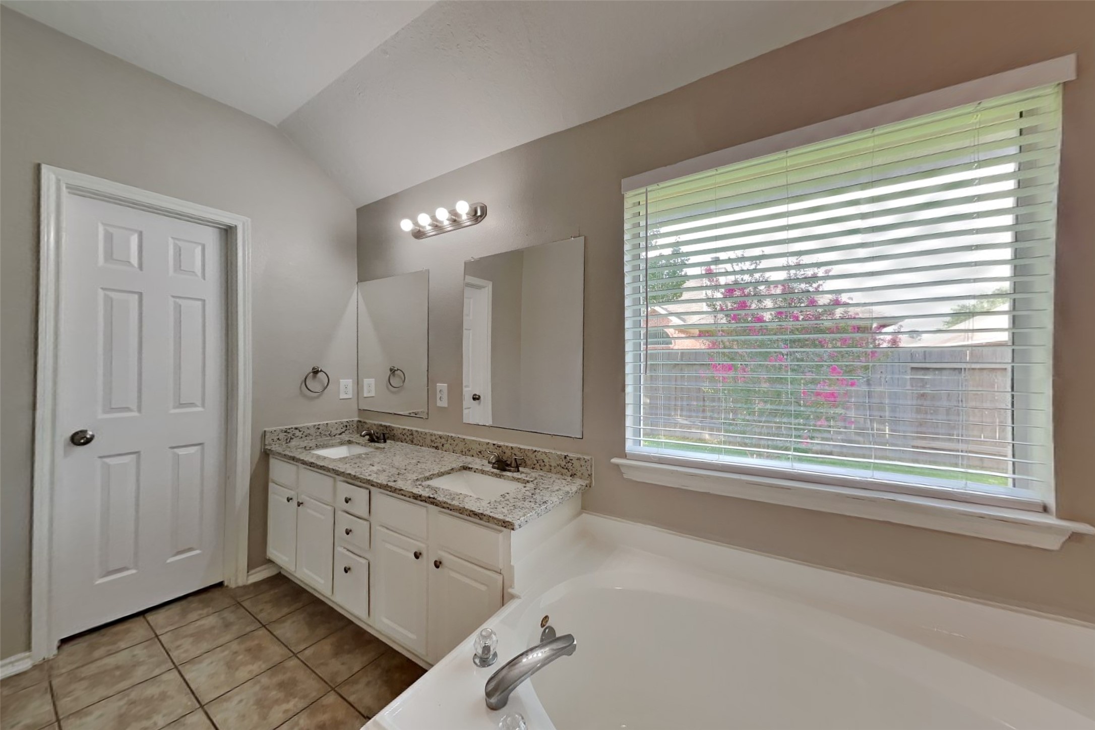 2311 Rendale Court Spring, TX 77388 - Photo 10 of 19