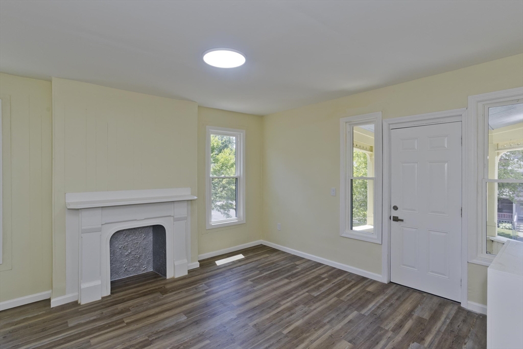 205 St James Avenue Springfield, MA 01109 - Photo 19 of 28