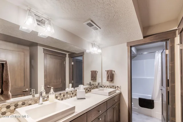 $924,900 | 13105 East Copper River Lane, Spokane, WA 99206