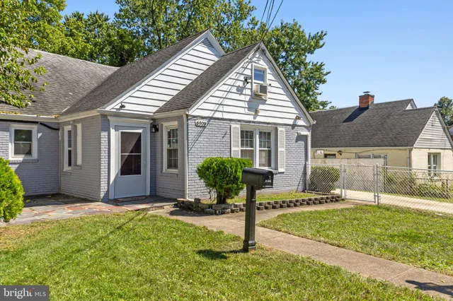 $2,600 | 6909 Standish Drive, Hyattsville, MD 20784