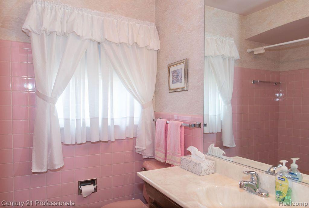 4026 Highfield Road Royal Oak, MI 48073 - Photo 20 of 34 Gallery Image 20