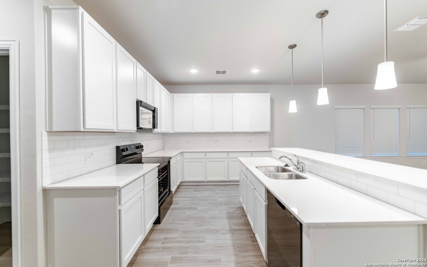 300 Jills Path Seguin, TX 78155 - Photo 6 of 14