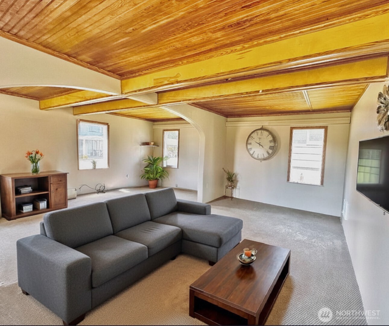 1202 West Perry Street Aberdeen, WA 98520 - Photo 11 of 35 a living room with furniture and a window