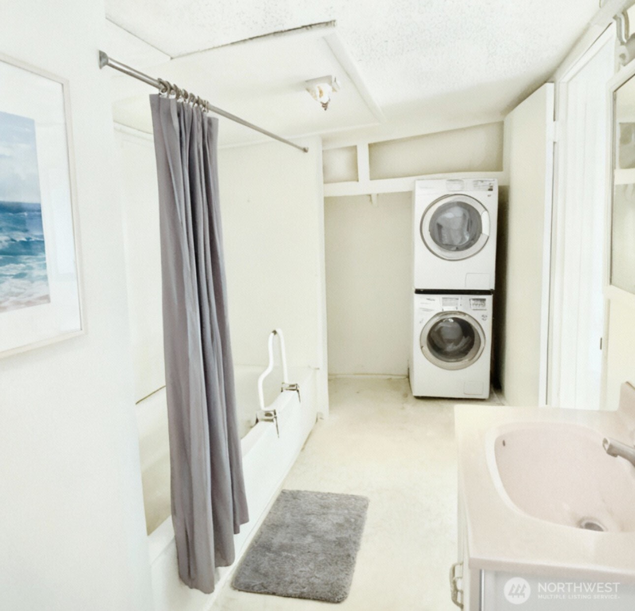 1202 West Perry Street Aberdeen, WA 98520 - Photo 31 of 35 a utility room with dryer and washer