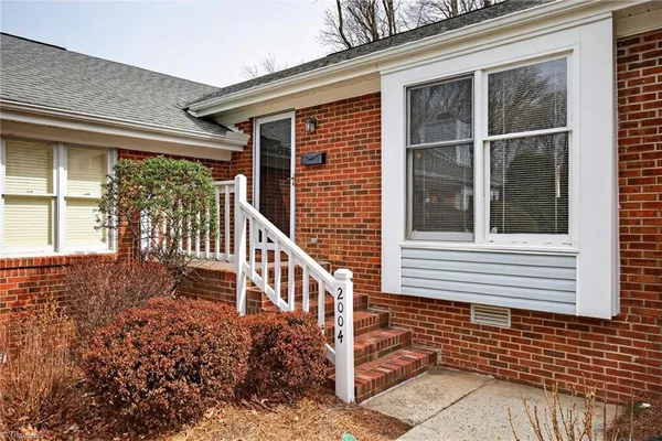 $200,000 | 2004 Saddlegate Court, Greensboro, NC 27407