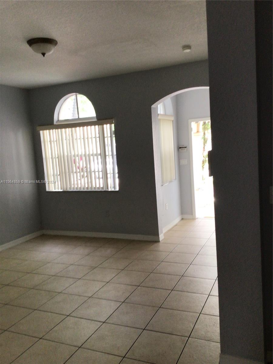 4941 Southwest 135th Way Miramar, FL 33027 - Photo 5 of 11