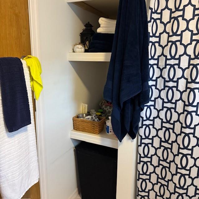 910 Robin Drive Apollo, PA 15613 - Photo 18 of 22 a bathroom with a sink and a mirror