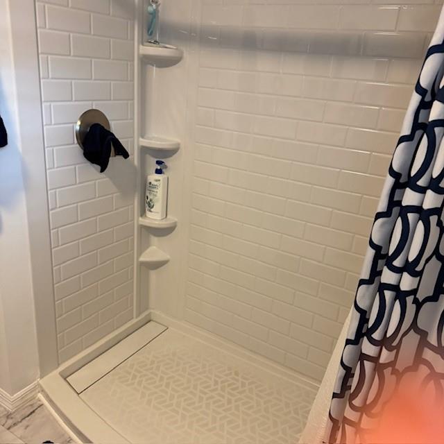 910 Robin Drive Apollo, PA 15613 - Photo 20 of 22 a bathroom with a shower