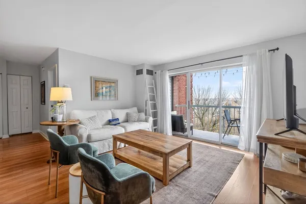 $559,000 | 200 Captains Row, Unit 408, Chelsea, MA 02150