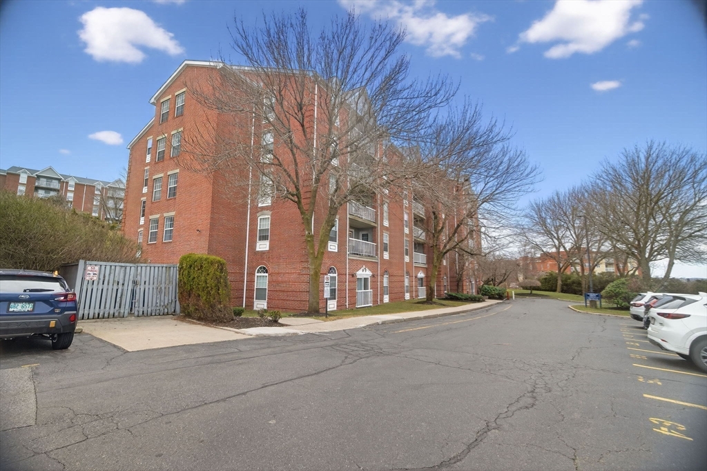 200 Captains Row, Unit 408 Chelsea, MA 02150 - Photo 22 of 33