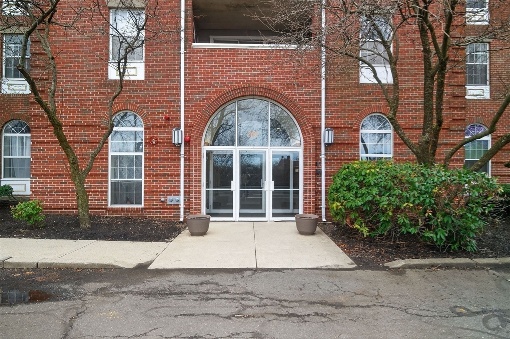 200 Captains Row, Unit 408 Chelsea, MA 02150 - Photo 23 of 33