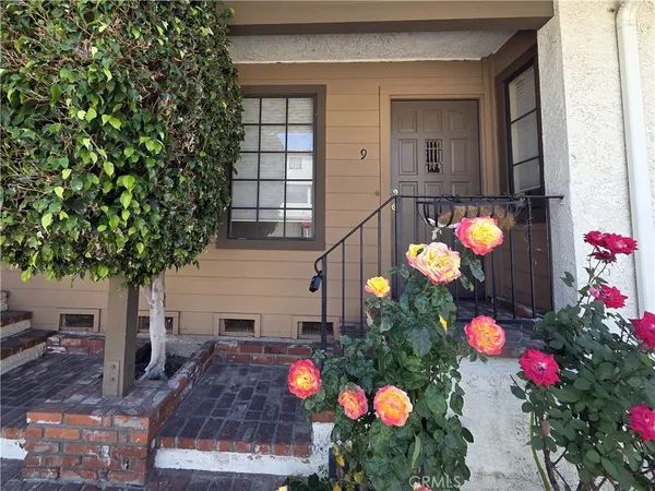 $575,000 | 7650 Topanga Canyon Boulevard, Canoga Park, CA 91304