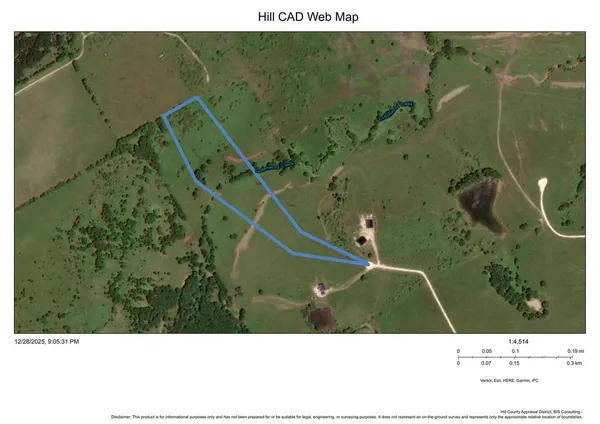 a view of a tennis court