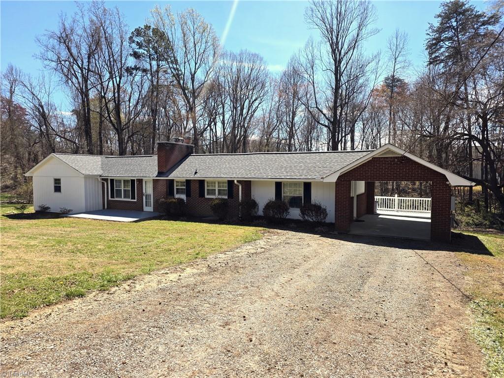 1461 Chestnut Grove Road King, NC 27021 - Photo 2 of 24