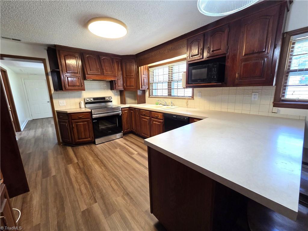 1461 Chestnut Grove Road King, NC 27021 - Photo 4 of 24