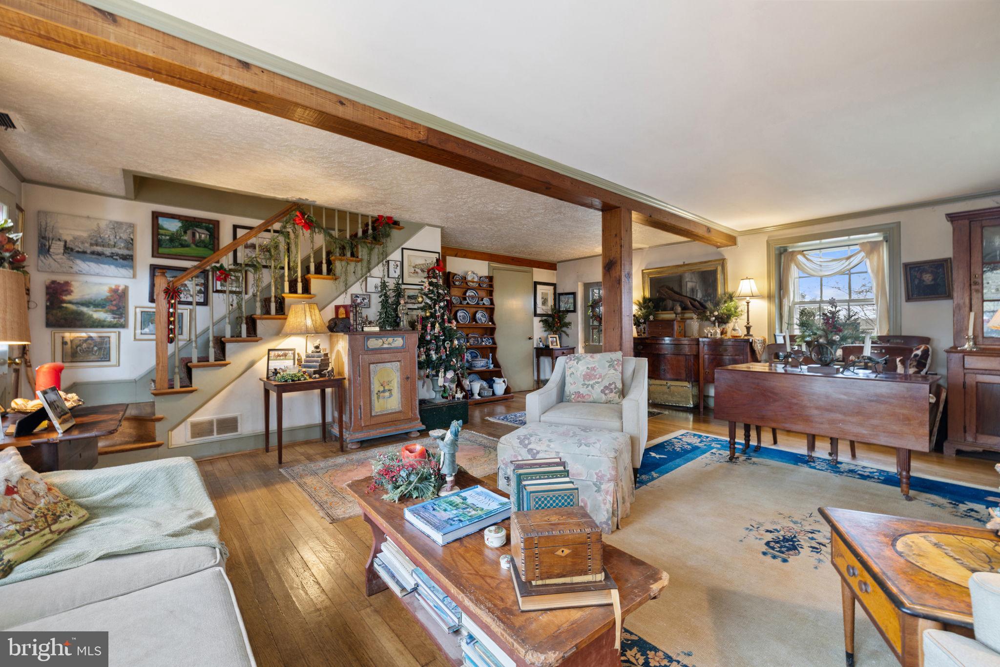 20385 Beaverdam Bridge Road Purcellville, VA 20132 - Photo 101 of 150 Living room Carriage House.