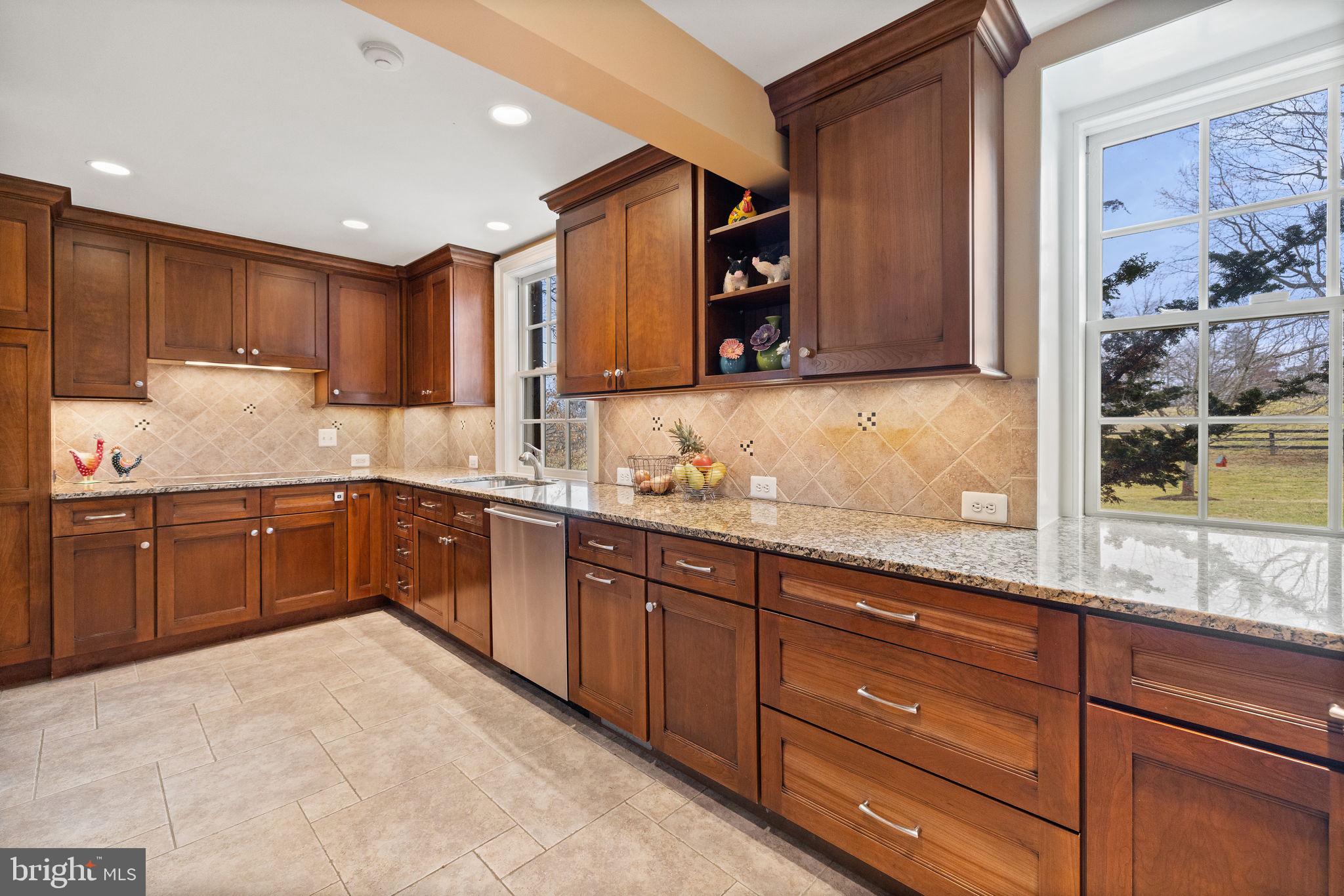 20385 Beaverdam Bridge Road Purcellville, VA 20132 - Photo 17 of 150 Kitchen.