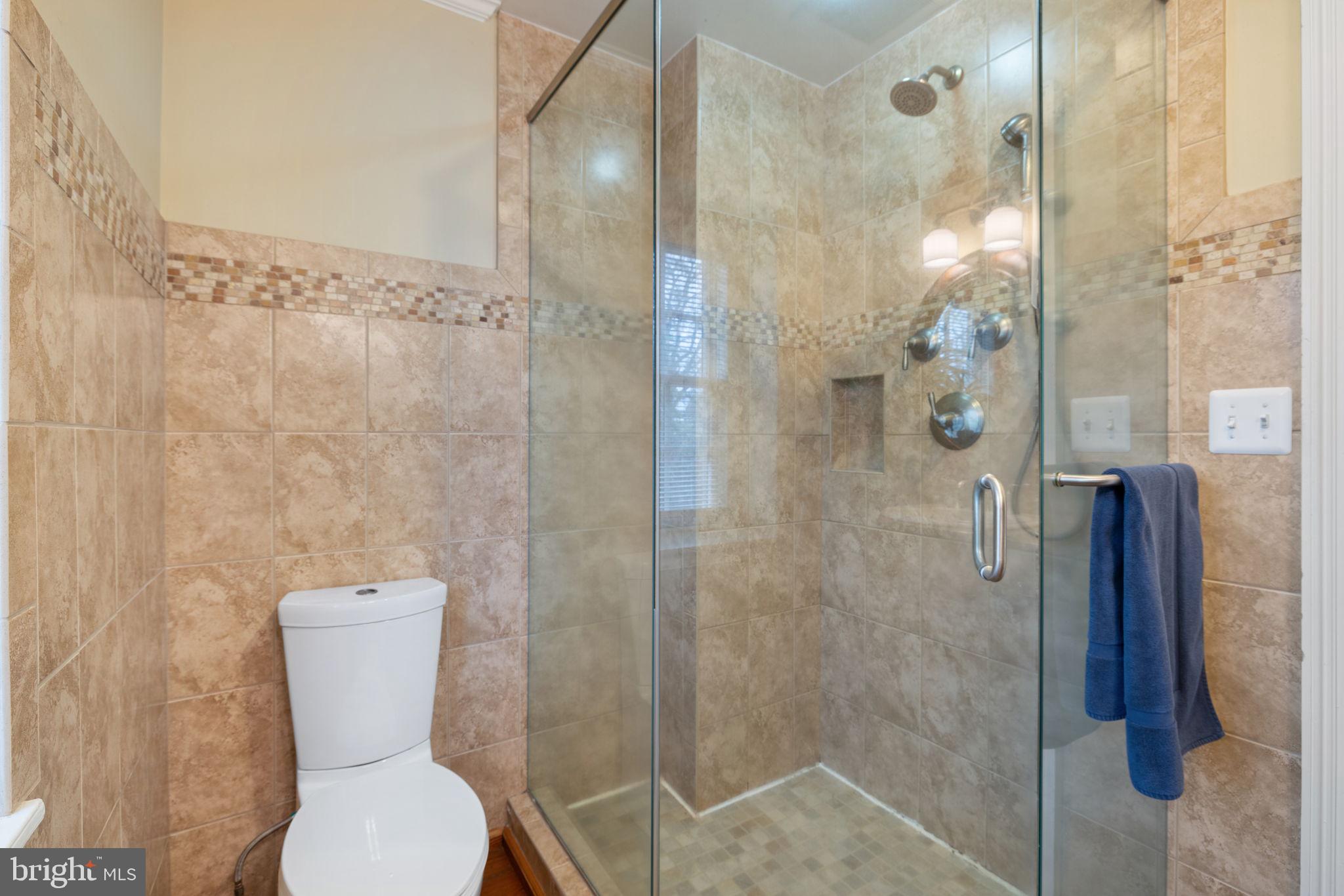20385 Beaverdam Bridge Road Purcellville, VA 20132 - Photo 53 of 150 Upper Level Full Bath 2.