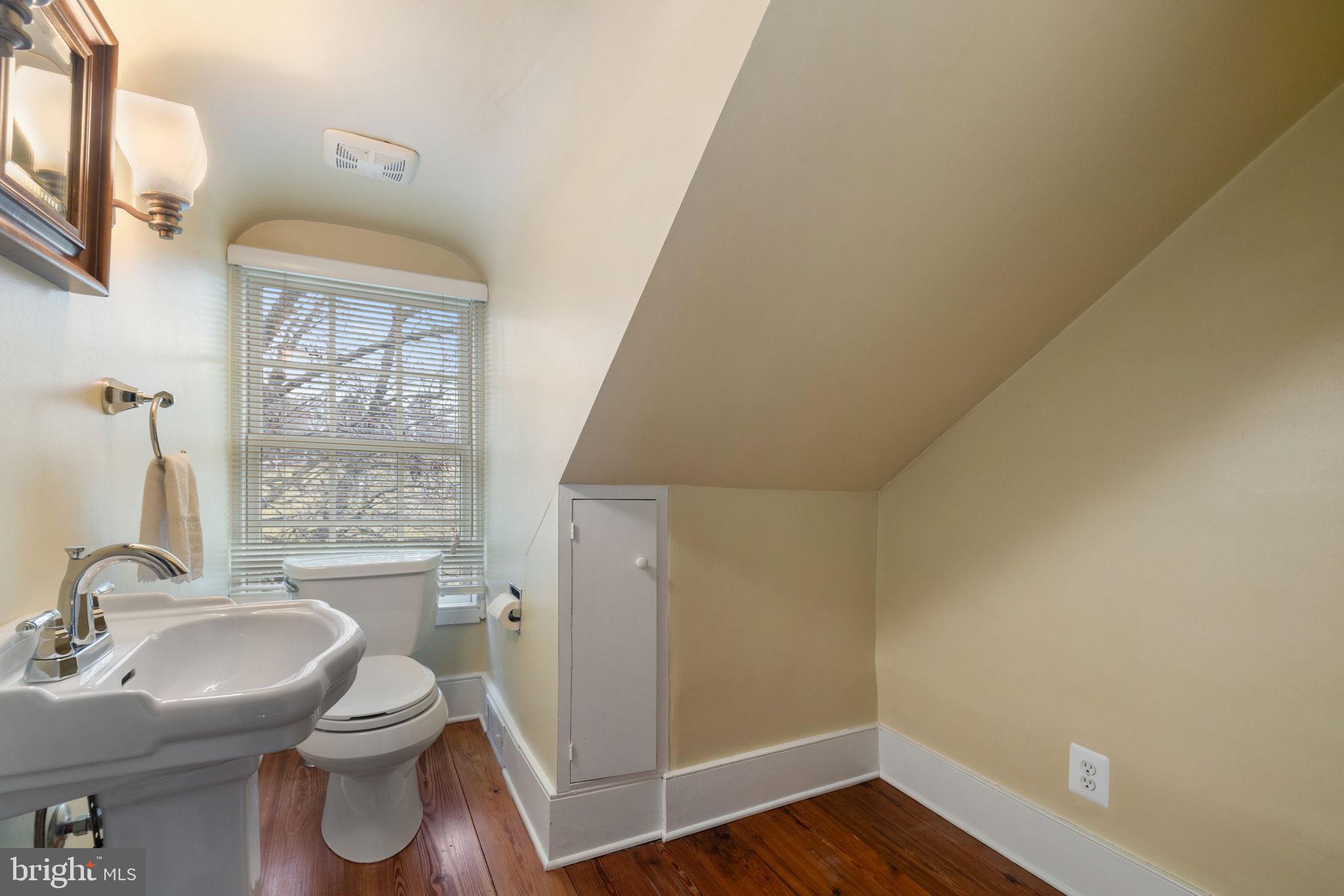 20385 Beaverdam Bridge Road Purcellville, VA 20132 - Photo 71 of 150 Loft Level Half Bath.