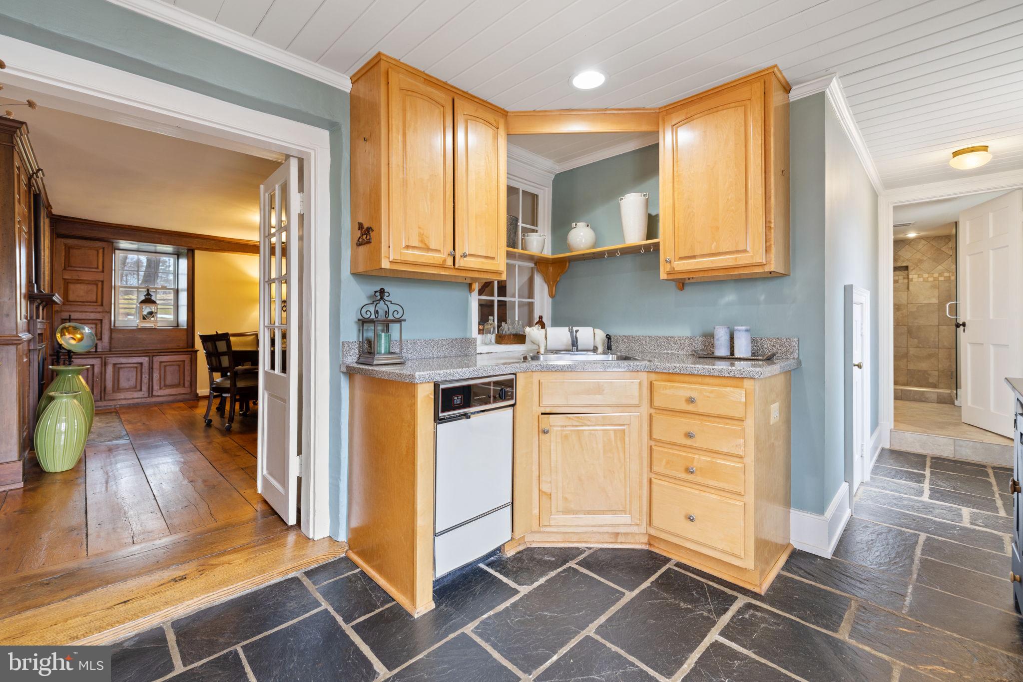 20385 Beaverdam Bridge Road Purcellville, VA 20132 - Photo 78 of 150 Lower Level Kitchen.