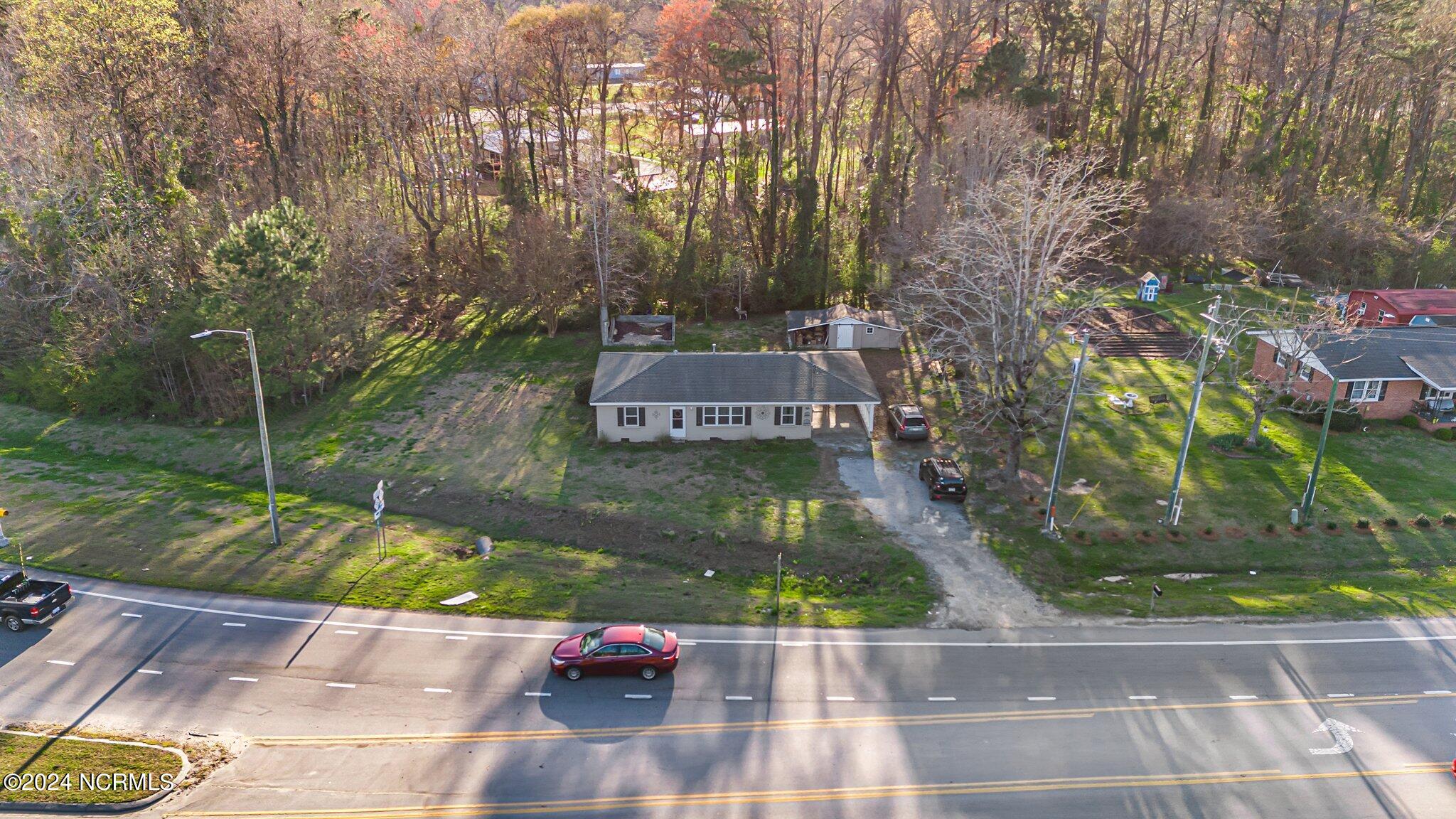 305 Washington Post Road New Bern, NC 28562 - Photo 4 of 34 4-web-or-mls-DJI_20240311174016_0142_D