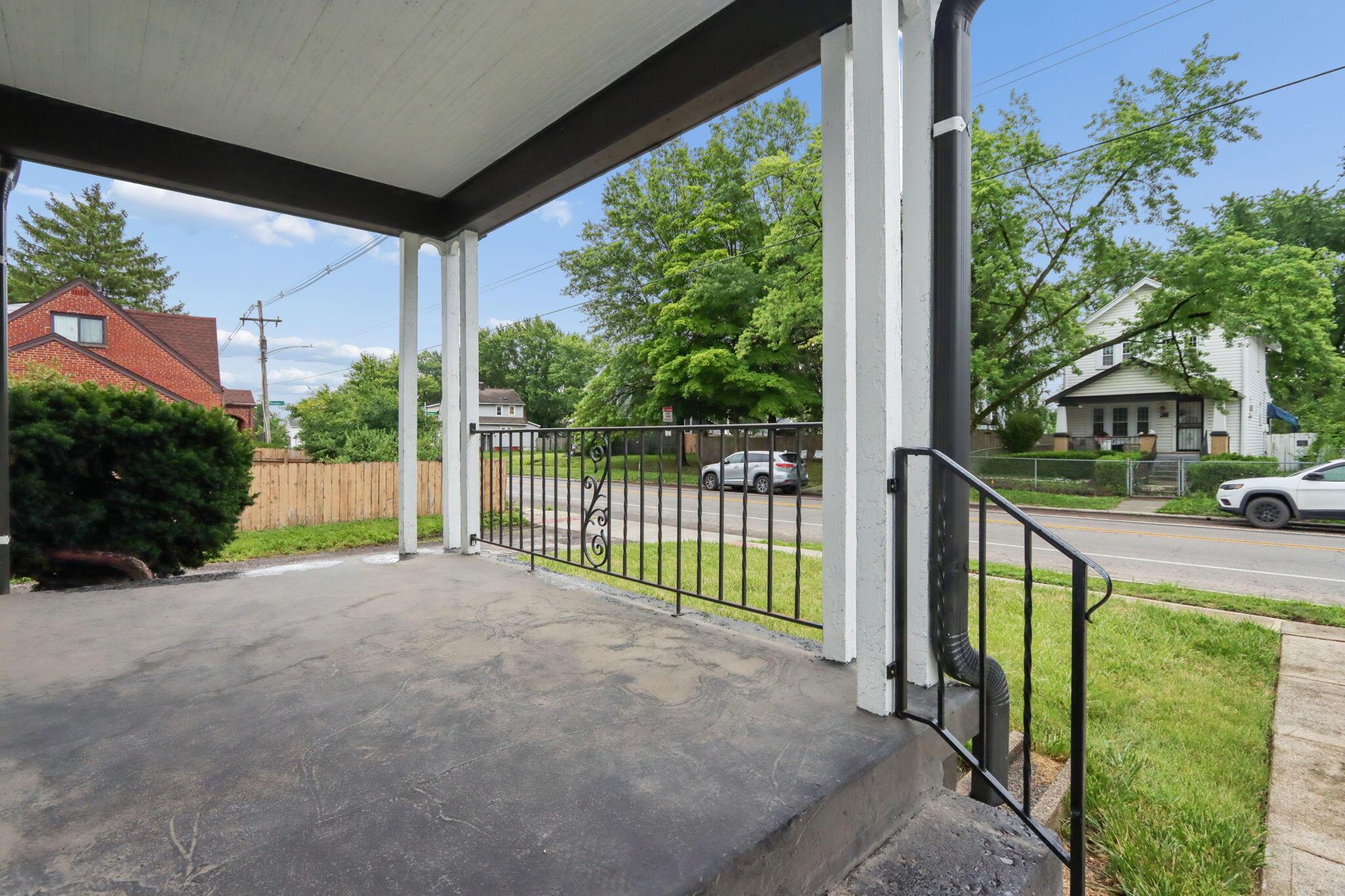 1470 East Weber Road Columbus, OH 43211 - Photo 5 of 36 FRONT PORCH / NEW CONCRETE