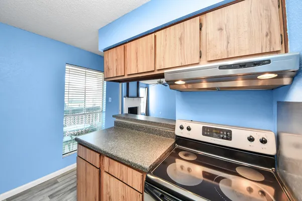 $825 | 1516 Bay Area Boulevard, Unit F8, Houston, TX 77058