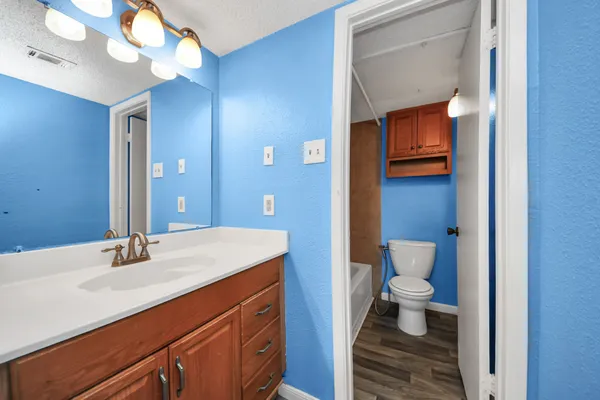 $825 | 1516 Bay Area Boulevard, Unit F8, Houston, TX 77058