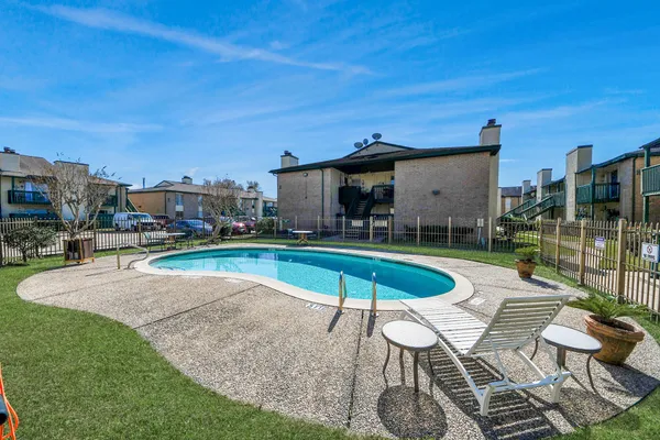 $825 | 1516 Bay Area Boulevard, Unit F8, Houston, TX 77058