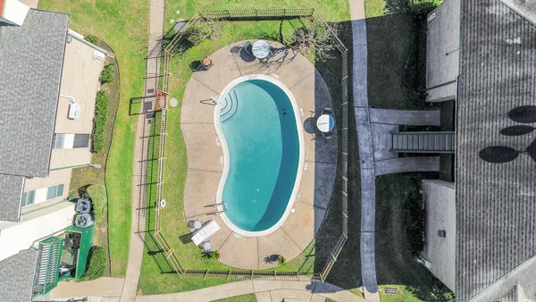 $825 | 1516 Bay Area Boulevard, Unit F8, Houston, TX 77058