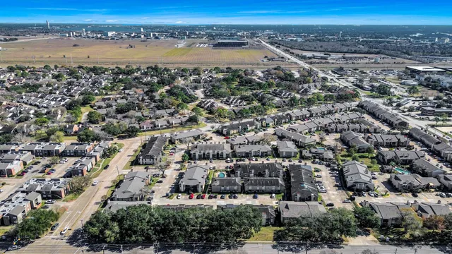 $900 | 1516 Bay Area Boulevard, Unit F8, Houston, TX 77058