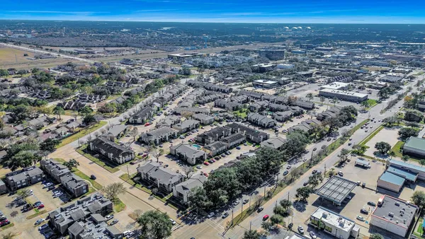 $825 | 1516 Bay Area Boulevard, Unit F8, Houston, TX 77058