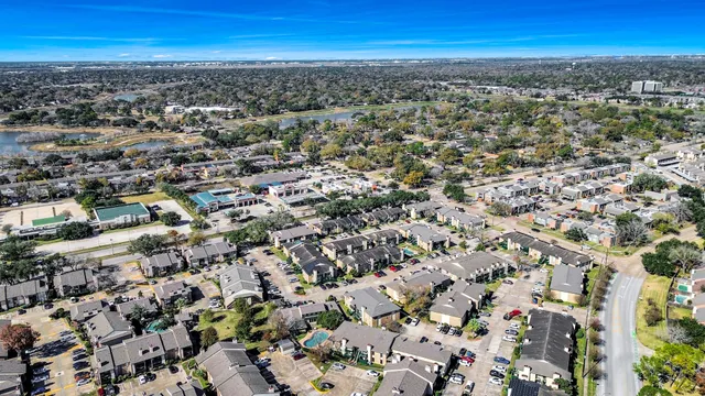 $900 | 1516 Bay Area Boulevard, Unit F8, Houston, TX 77058