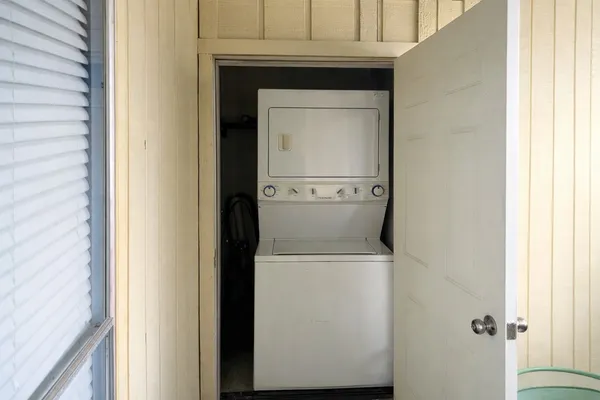 $825 | 1516 Bay Area Boulevard, Unit F8, Houston, TX 77058