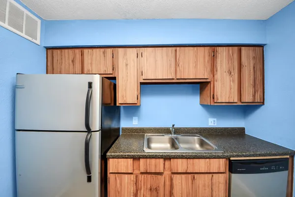 $825 | 1516 Bay Area Boulevard, Unit F8, Houston, TX 77058