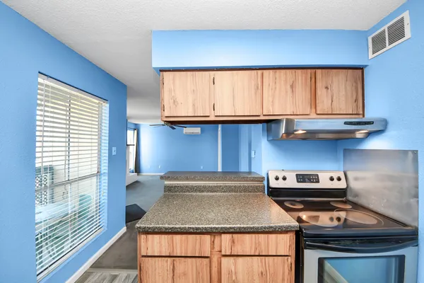 $825 | 1516 Bay Area Boulevard, Unit F8, Houston, TX 77058