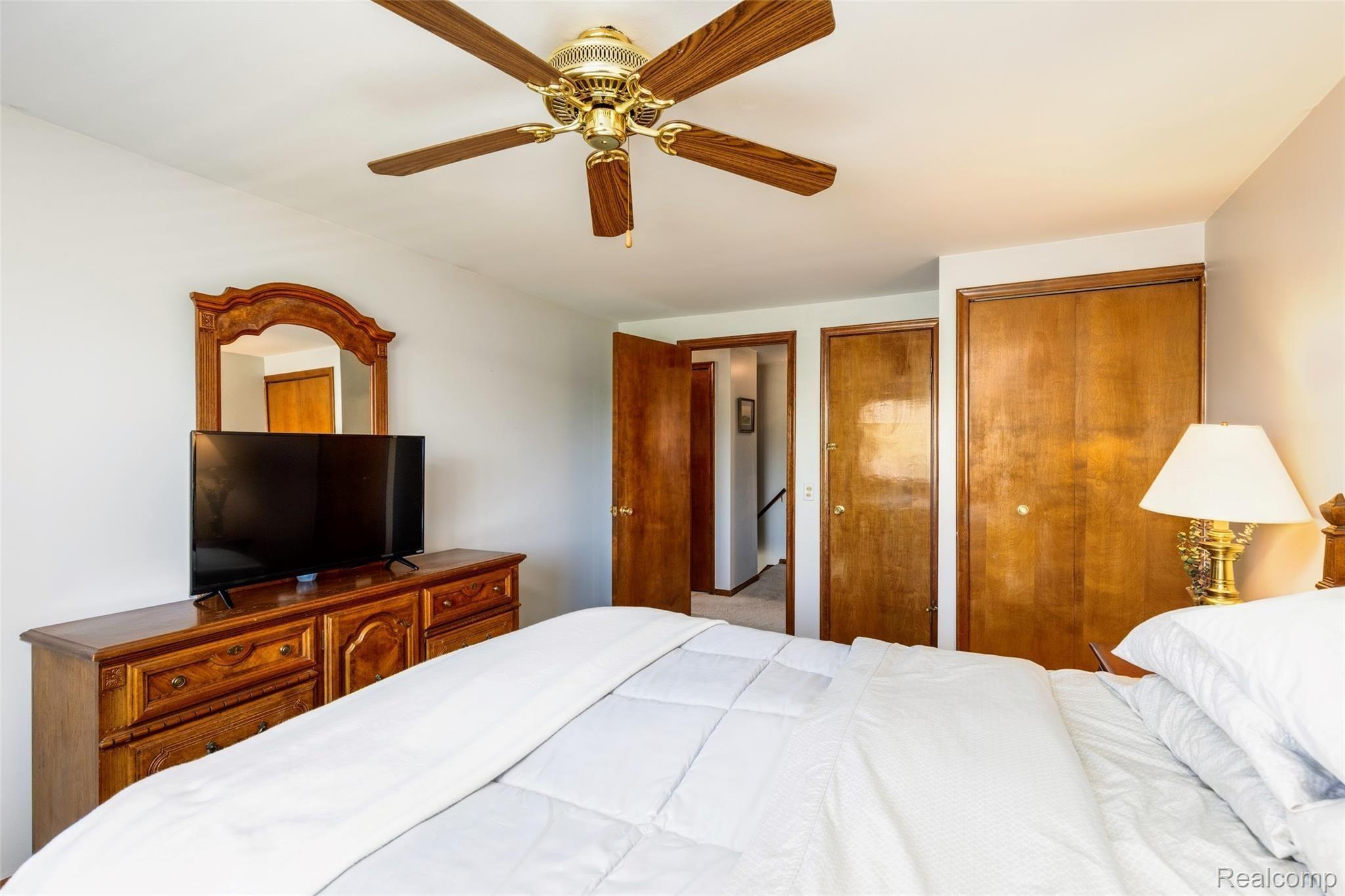 1007 Vernier Road Grosse Pointe, MI 48236 - Photo 21 of 50 Master Suite