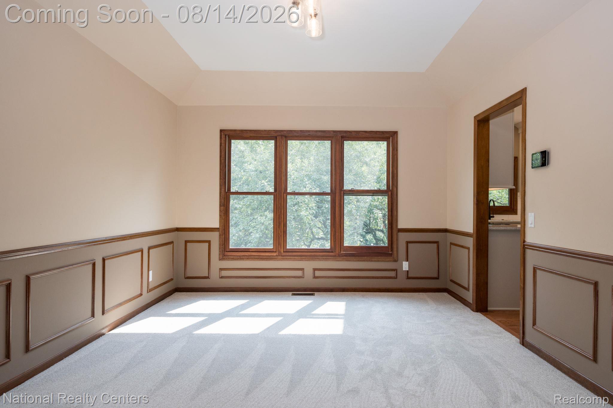 3813 Kaeleaf Road Lake Orion, MI 48360 - Photo 10 of 65 Dining room with wainscoting