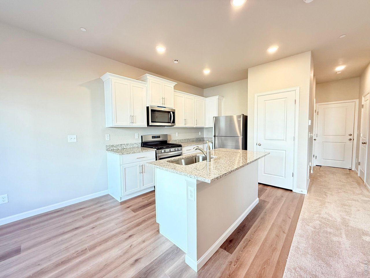 191 Robin Road Johnstown, CO 80534 - Photo 3 of 34