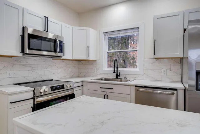 $324,999 | 4 Deer Crossing Road, Limerick, ME 04048