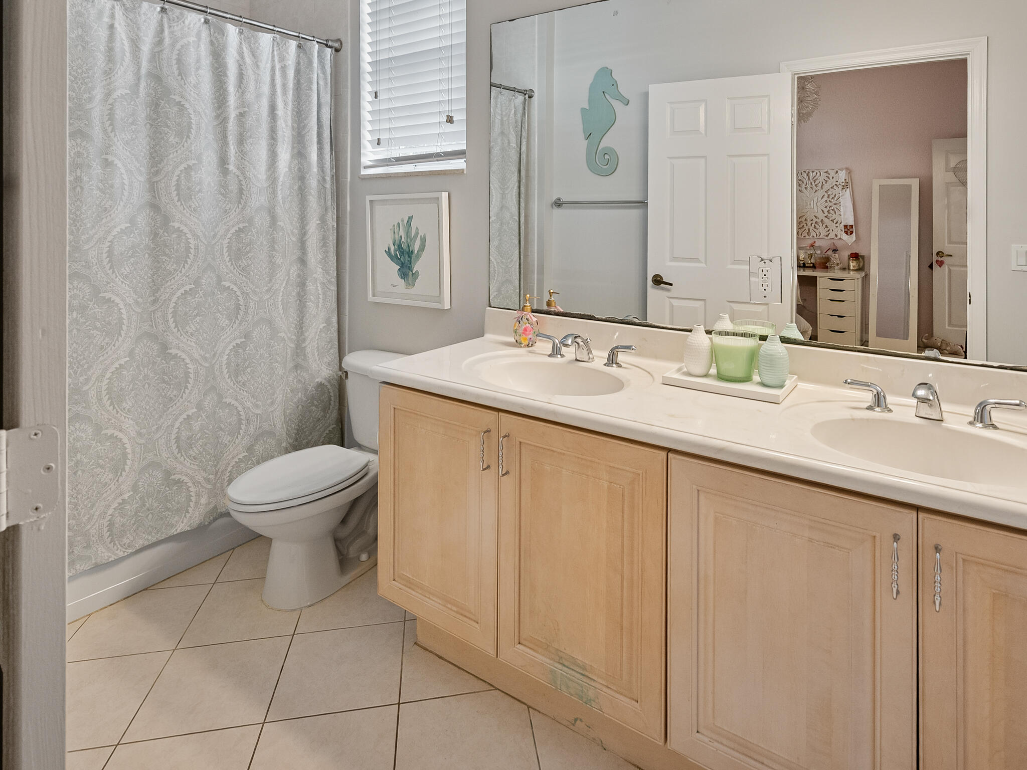 175 Via Rosina Jupiter, FL 33458 - Photo 29 of 63 Guest Bathroom