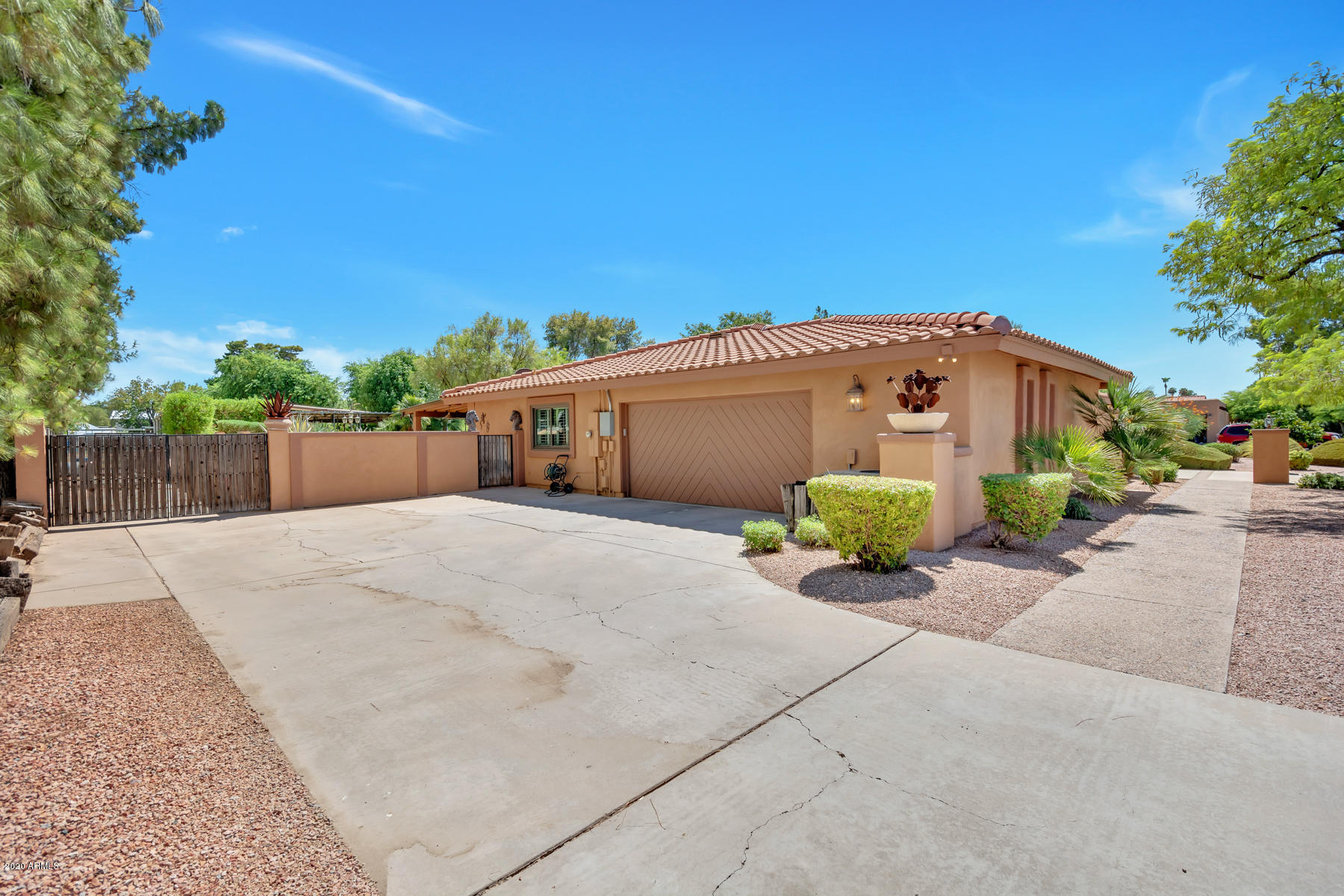 1037 East Carver Road Tempe, AZ 85284 - Photo 4 of 39 QPT Photo - DSC_4273