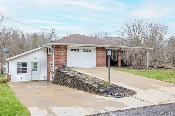 $239,900 | 180 Clinton Street, Bennington, NY 14037