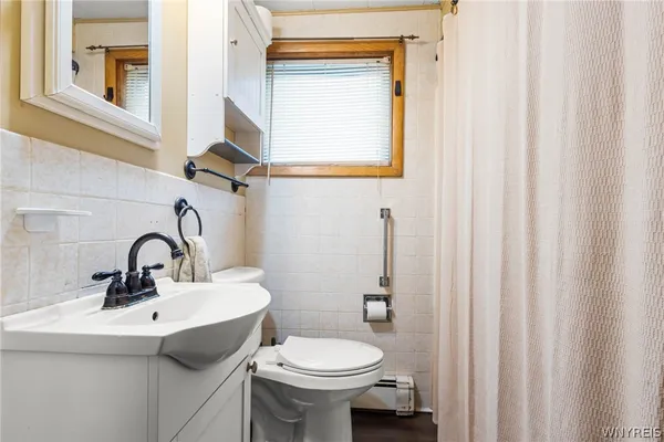 $239,900 | 180 Clinton Street, Bennington, NY 14037