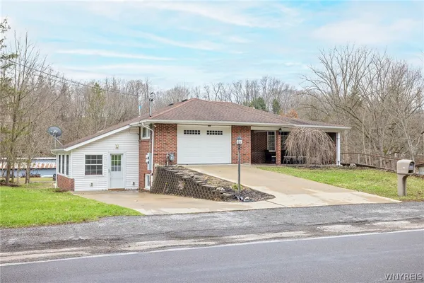 $239,900 | 180 Clinton Street, Bennington, NY 14037