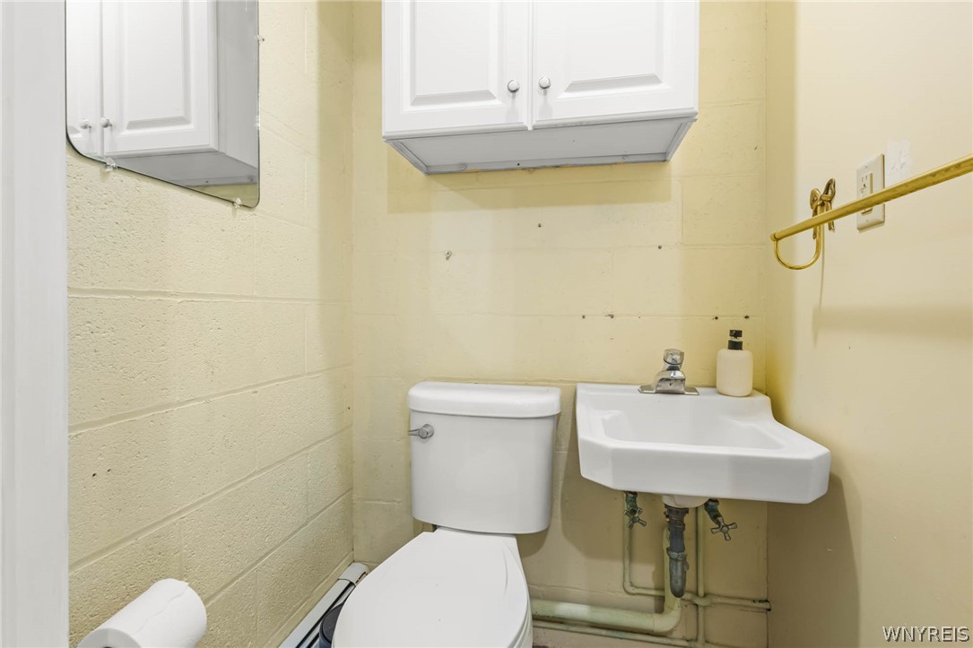 180 Clinton Street Bennington, NY 14037 - Photo 30 of 48 1/2 Bath Lower Unit