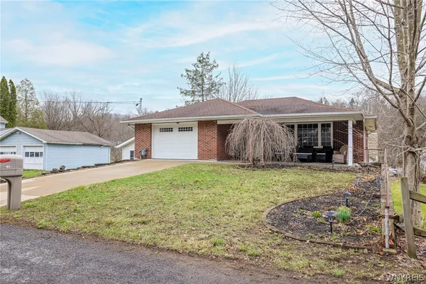 $239,900 | 180 Clinton Street, Bennington, NY 14037