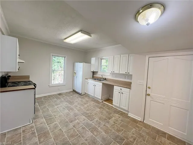 $1,525 | 823 Silver Avenue, Greensboro, NC 27403