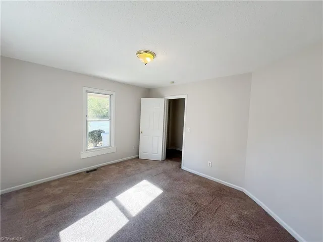 $1,525 | 823 Silver Avenue, Greensboro, NC 27403